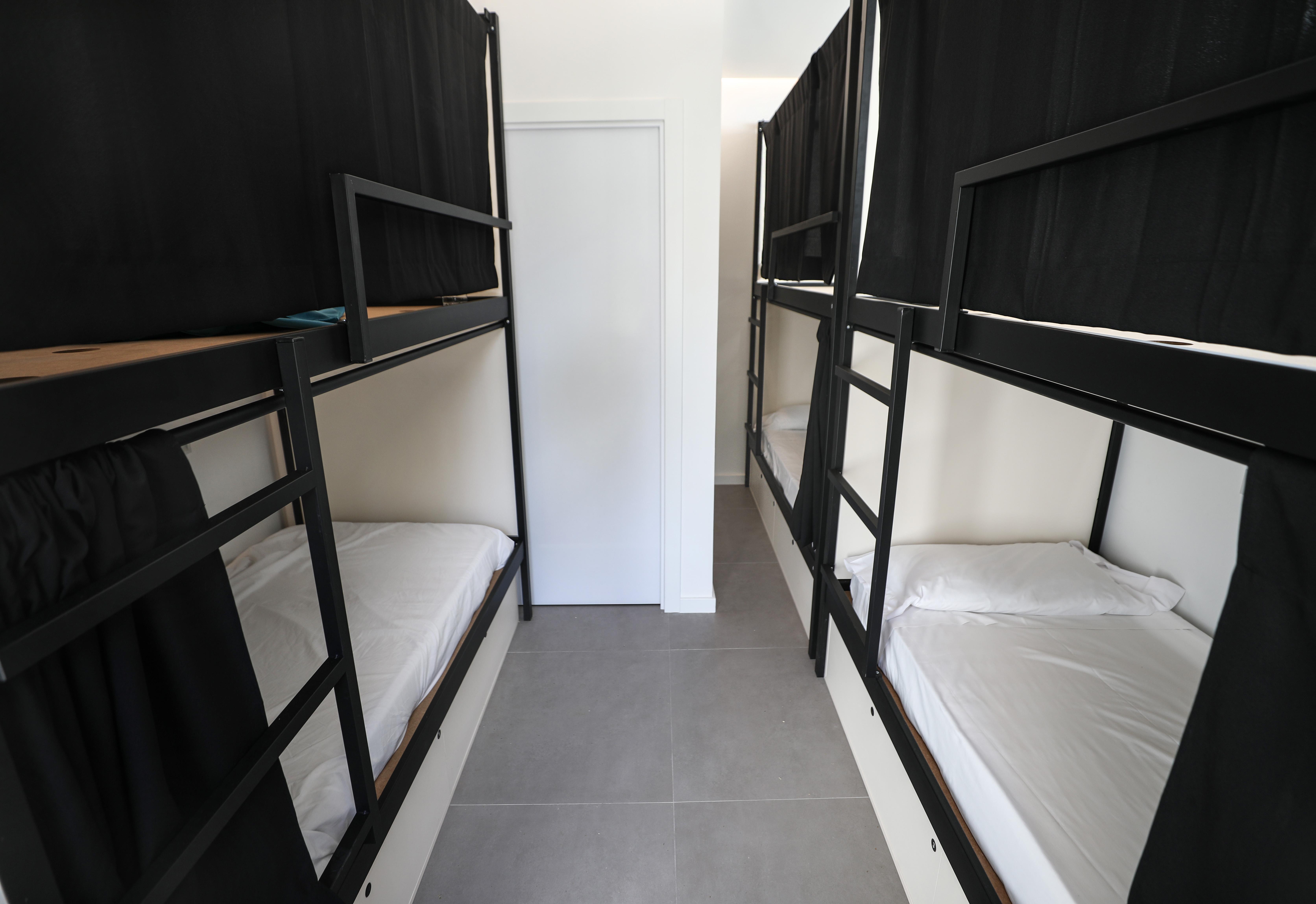 Myd La Latina Hostal *